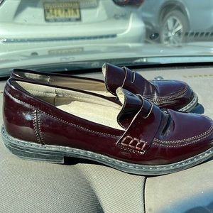 Keddo brown patent leather loafers, size 5.5.